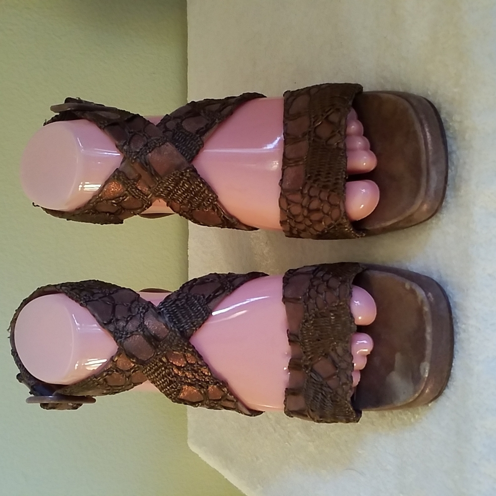Arnold Churgin Itallian Leather Sandal With Netting Embellished Size 7